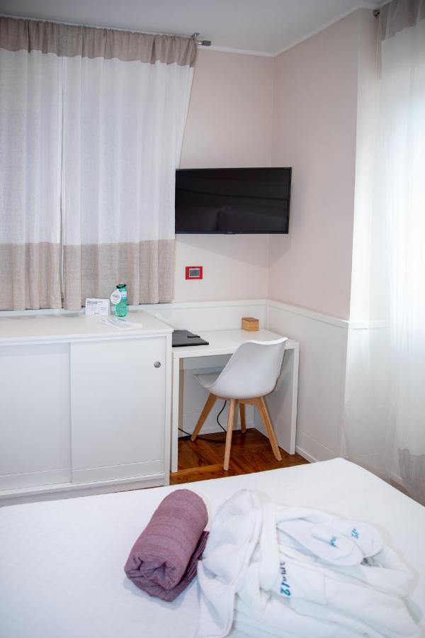 Hotel Emma 12 Rzym Zewnętrze zdjęcie